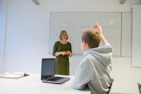 Andelen unge mellom 16 og 25 år som verken har fullført videregående skole eller er i jobb, går ned.