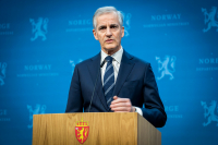 Statsminister Jonas Gahr Støre holder pressekonferanse om situasjonen i Ukraina.
