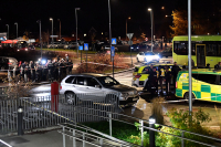Politiet leter etter én eller flere gjerningspersoner etter at en mann ble skutt på Stovner i Oslo mandag kveld.