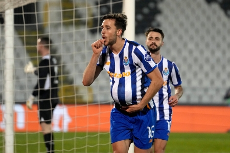 Nico González feirer mål for Porto, og skal nå prøve å stabilisere midtbanen til Manchester City.