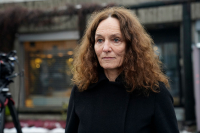 Regjeringen vil mandag kveld komme tilbake til konklusjonen om hvilke tiltak som skal innføres, sier FHI-direktør Camilla Stoltenberg.