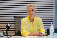 Kommuneoverlege Kerstin Anine Johnsen Myhrvold bekreftet på en pressekonferanse tirsdag at koronautbruddene i Nordre Follo kommune har forgreininger til minst seks andre kommuner.