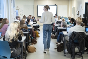 Nye råd mot skolefravær: Hjemmebesøk, skriftlig plan og ukentlig kontakt