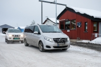 Kripos forlater et avgrenset område på Heggvin Gjenvinningsstasjon utenfor Hamar fredag formiddag i forbindelse med den forsvunne Janne Jemtland.