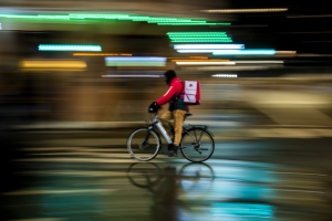Wolt og Foodora blir kalt inn på teppet