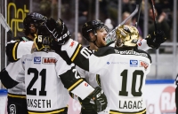 Stavanger Oilers-spillerne kunne juble for nok en seier.