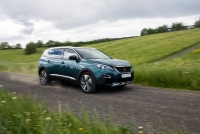 AVGIFTSHOPP: Bilimportørenes Landsforening har regnet seg fram til at en bil som Peugeot 3008 kan bli 75.000 kroner dyrere fra nyttår.